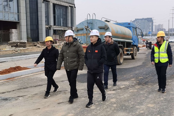 南昌市政建設(shè)黨委書(shū)記徐旭洛陽(yáng)東路綜合改造工程600400P2.jpg