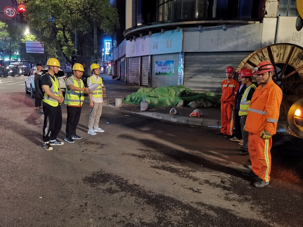 南昌市政建設(shè)集團(tuán)污水全收集項目部進(jìn)行清淤及機器人管道檢測6002.jpg