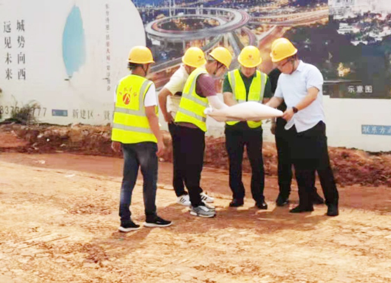 南昌市政建設(shè)集團(tuán)市政公用城周邊市政道路項目開展質(zhì)量安全進(jìn)度考核8001.jpg