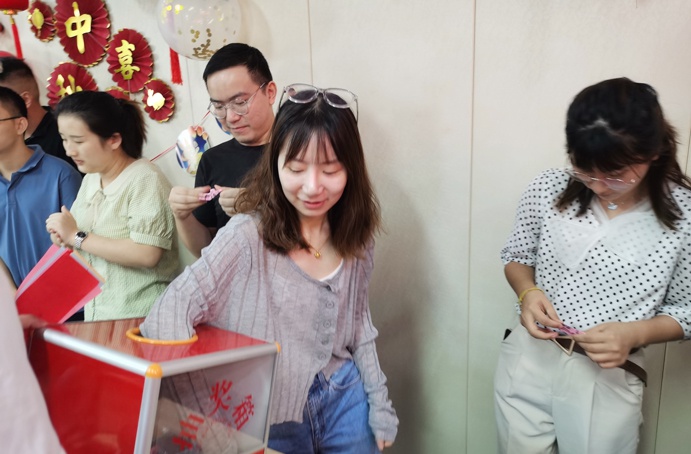 共青團(tuán)南昌市政建設(shè)集團(tuán)有限公司委員會(huì)舉辦了“承傳統(tǒng)文化，享團(tuán)圓美滿”中秋主題活動(dòng)6913.jpg