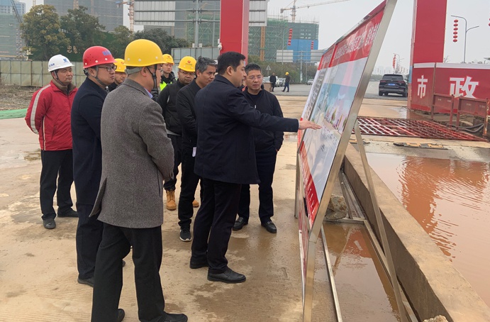 南昌縣委常委,縣政府黨組副書記、副縣長付向宇到小藍大道快速化工程走訪調(diào)研691.jpg