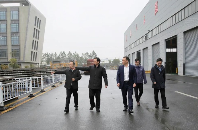 市政公用集團黨委副書記、總經(jīng)理萬義輝到市政遠大公司調(diào)研指導