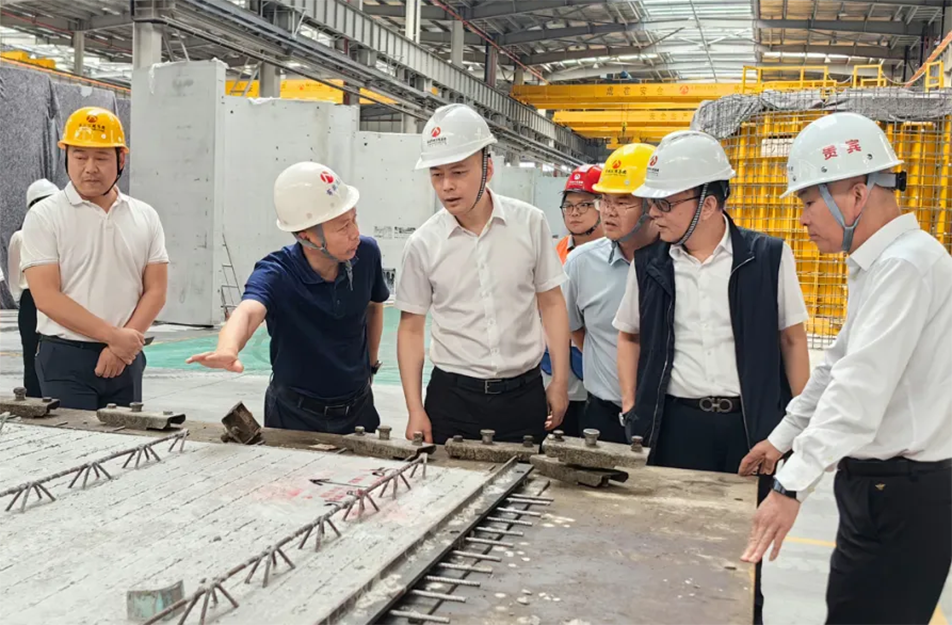 葛威敏到綠色產(chǎn)業(yè)園、新建區(qū)人民醫(yī)院二部項目調(diào)研