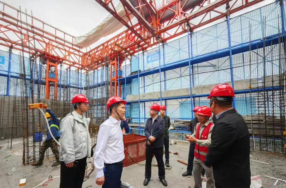 南昌市政建設集團有限公司開展江西金控數(shù)字金融創(chuàng)新產業(yè)園項目觀摩現(xiàn)場會